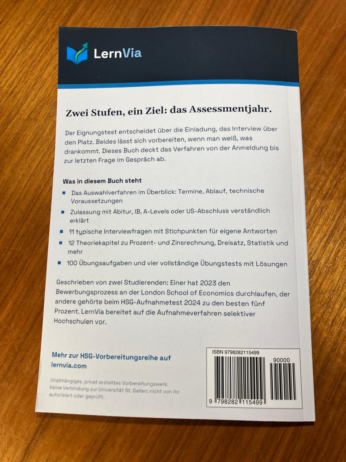 Rückseite des Buchs „Erfolgreich durch den HSG-Aufnahmetest“ mit Inhaltsübersicht und ISBN